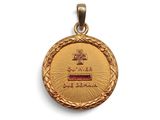 une médaille d'or portant le numéro 1