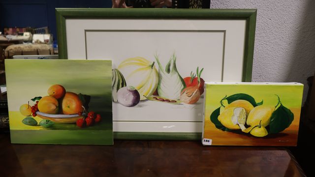 SCHMITT, En pendant « Nature morte aux fruits ». Huile sur carton...