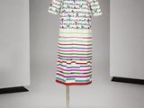 une image d'une robe sur un mannequin
