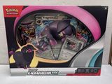 une boîte contenant une figurine de Pokémon