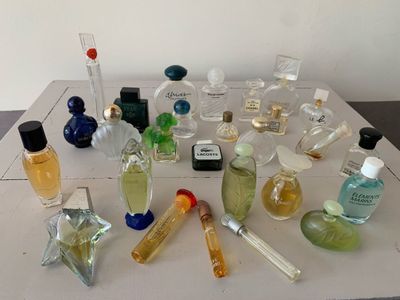 Expédition obligatoire - Lot de 27 miniatures de parfum dont… - Photo 1