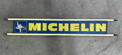 Enseigne « Michel Michel » au sol