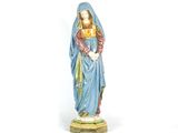 figurine représentant une femme portant un voile sur la tête
