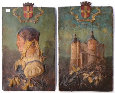 Paire de bas-reliefs en terre cuite figurant le Château de M…