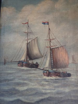 une peinture représentant un bateau dans l'eau avec d'autres bateaux dans l'eau