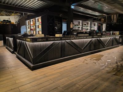 -1 bar en L à structure en bois et lambris bois patine sombr…