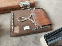 Lot comprenant du matériel de reliure dont presse, séchoir à… (photo 3)