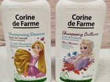 deux flacons de lotion « shaming » posés sur une table