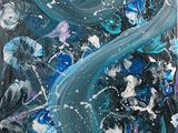 tableau représentant une rivière aux eaux bleues parsemée de fleurs blanches