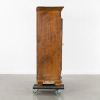 Armoire à deux portes sur pieds boules, bois patiné, Allemag… (photo 4)
