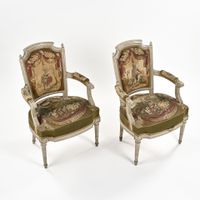 Paire de fauteuils cabriolet en bois laqué style Louis XVI, … (photo 2)