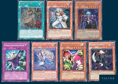 beaucoup de cartes sur la table