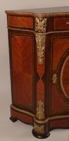 Cabinet à hauteur d'appui en bois de placage et marqueterie … (photo 3)