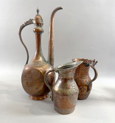 MOYEN ORIENT -ASIE MINEURE Suite de pichet, aiguière et vers…