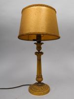 Paire de lampes en bronze ciselé et doré à fut cannelé riche… (photo 2)