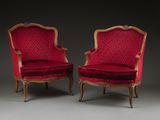 paire de fauteuils de style louis xv