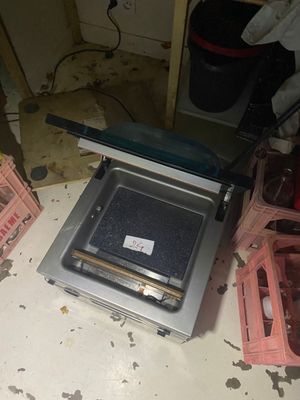 VENTE SUR DESIGNATION - LOT 24 - Une machine sous vide ORVED…