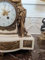 Pendule en bronze doré et marbre blanc "Femme et amour avec … (photo 6)
