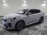 Le nouveau SUV Kia Kole 2020 est exposé dans un showroom
