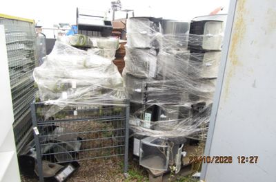 beaucoup de déchets qui s'accumulent par terre