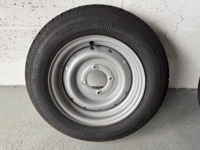 Ensemble de deux roues comprenant :