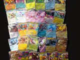 de nombreux types de cartes Pokémon sur fond noir