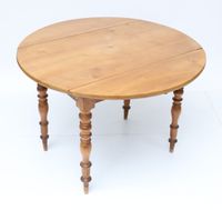 Table à deux volets en noyer, quatre pieds de forme balustre… (photo 3)