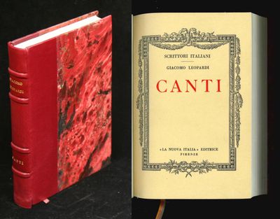 deux livres posés côte à côte sur une table