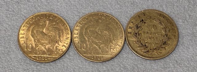 Trois pièces de monnaie en or à valeur faciale de dix francs (10f