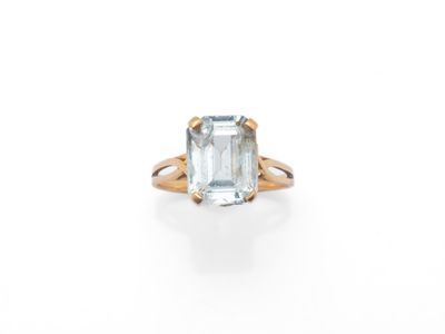 une bague aigue-marine et diamant
