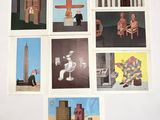 de nombreuses photos différentes d'un homme assis sur une chaise
