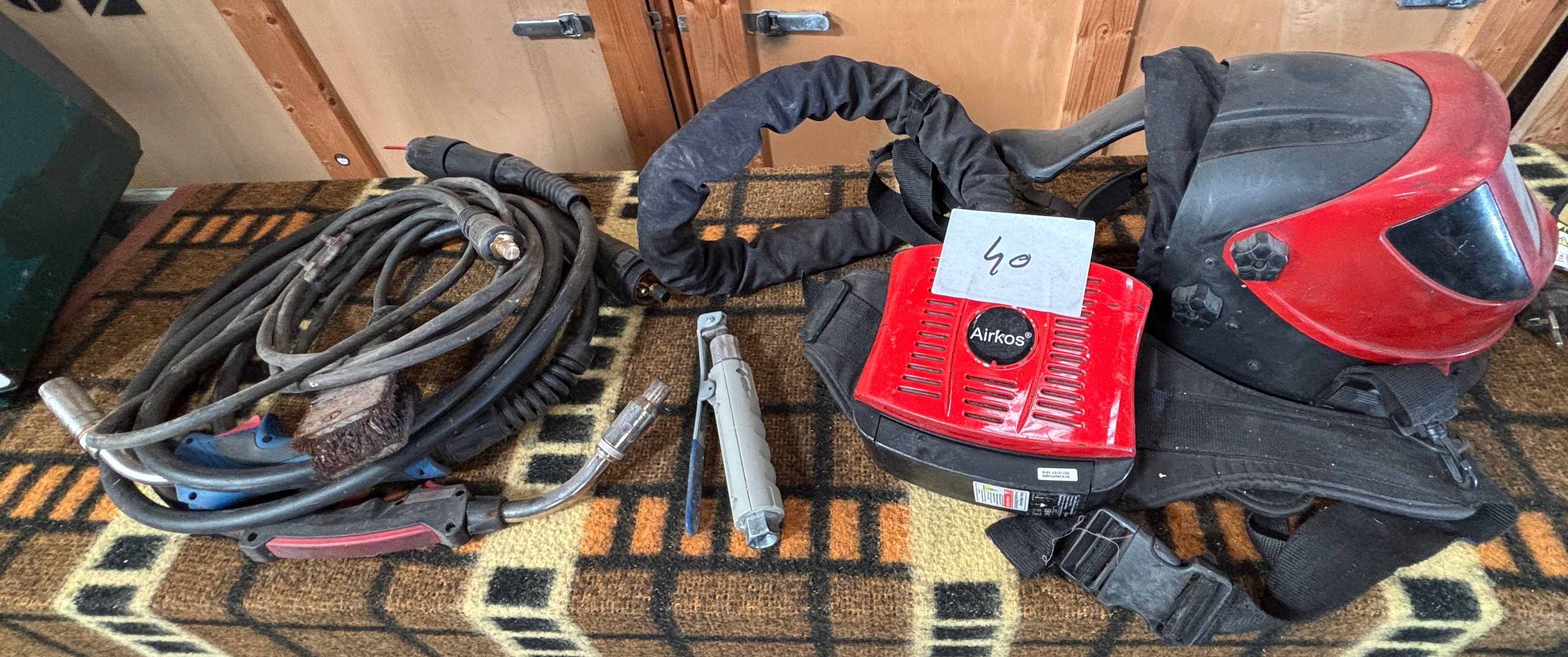 Cagoule de soudage ventilée AIRKOS avec 2 torches de soudage