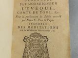 un livre ouvert avec l'image d'un lion dessus
