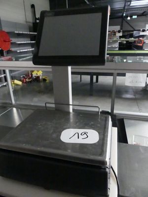 une photo d'une caisse enregistreuse dans un magasin
