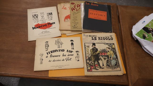 Lot de revues satiriques : le rire, le milieu