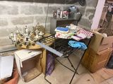 une table équipée d'un grill, dans une pièce