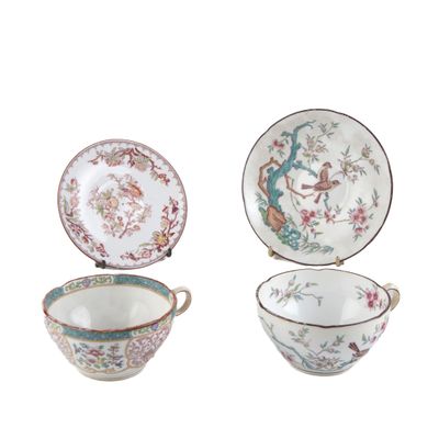 trois types différents de bols et soucoupes en porcelaine sur fond blanc