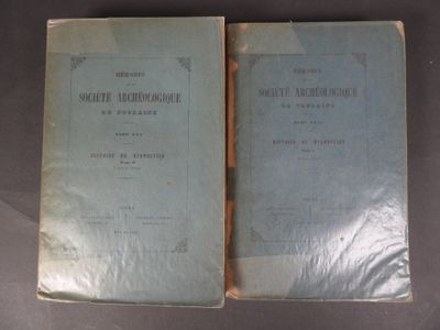 Voici deux livres posés sur une table