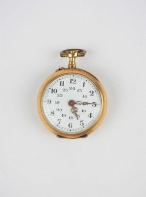 une image d'une montre à gousset en or sur fond blanc