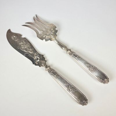 Deux couverts à poisson, le manche en argent fourré 950 mill…