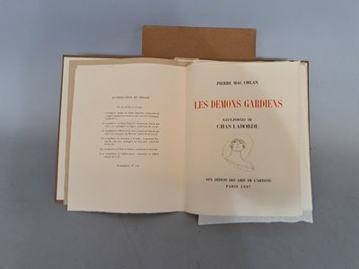 un livre ouvert sur lequel figure le dessin d'un homme