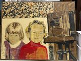 un tableau représentant deux enfants debout devant un appareil photo