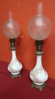 Paire de lampes à pétrole fin XIXe, futs en porcelaine décor… (photo 2)
