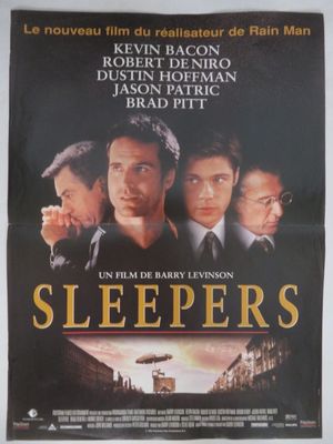 une affiche de cinéma pour le film *Sleepers*, mettant en scène des acteurs dans une ville
