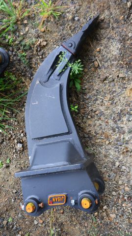 Dent ripper pour mini-pelle 5t-6t, axes 45mm, largeur entre oreil...