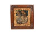 tableau représentant une femme et un enfant, dans un cadre en bois sur fond blanc