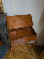 table formant bureau à abattant, pieds cambrés, un abattant (photo 2)