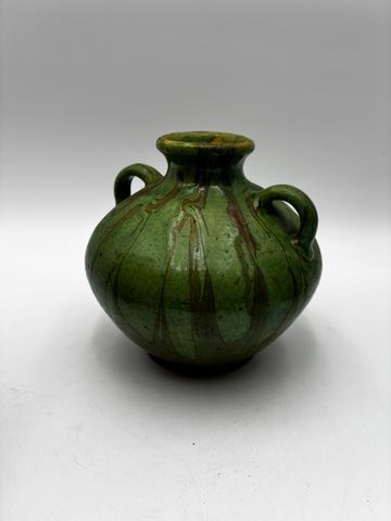 S. ROUSSIN, Vase boule en céramique émaillée polychrome. H 16cm. 
