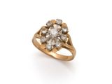 une bague ancienne à grappes de diamants