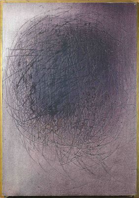 une image représentant un tableau où figure un cercle noir sur fond violet